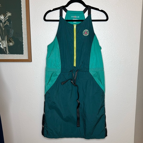 Jordan Dresses & Skirts - Jordan Winter Utility Women's Dress Size small DD0188-300 Green Block Zip‎ Front
